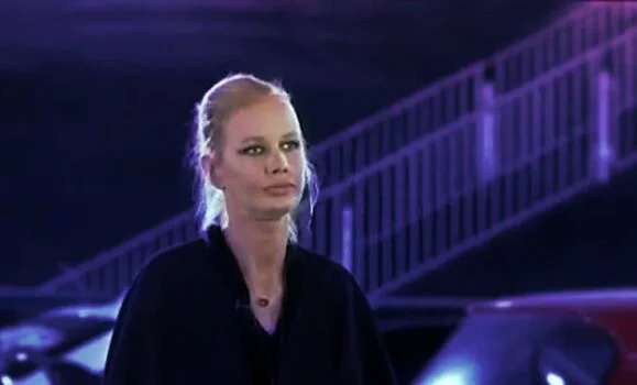Экстрасенс Алиса Суровова